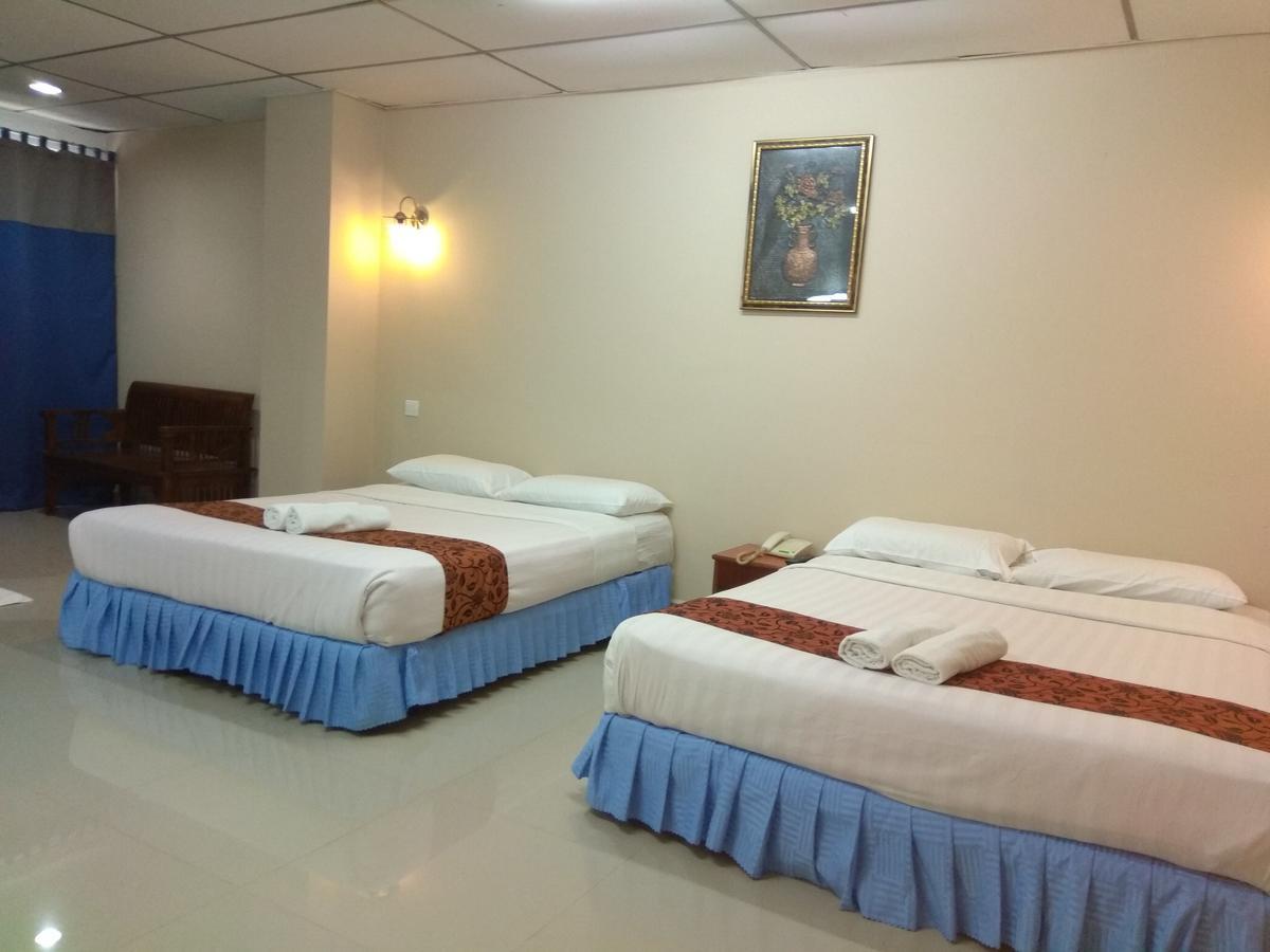 Hotel K T Mutiara Куала Теренгану Екстериор снимка